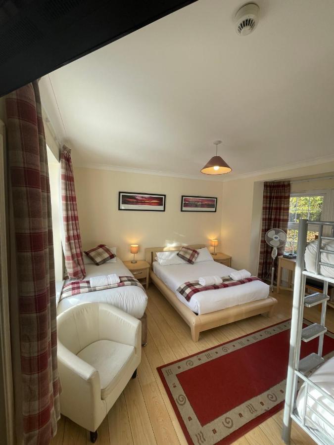 קרואולי Oakhurst Gatwick B&B מראה חיצוני תמונה