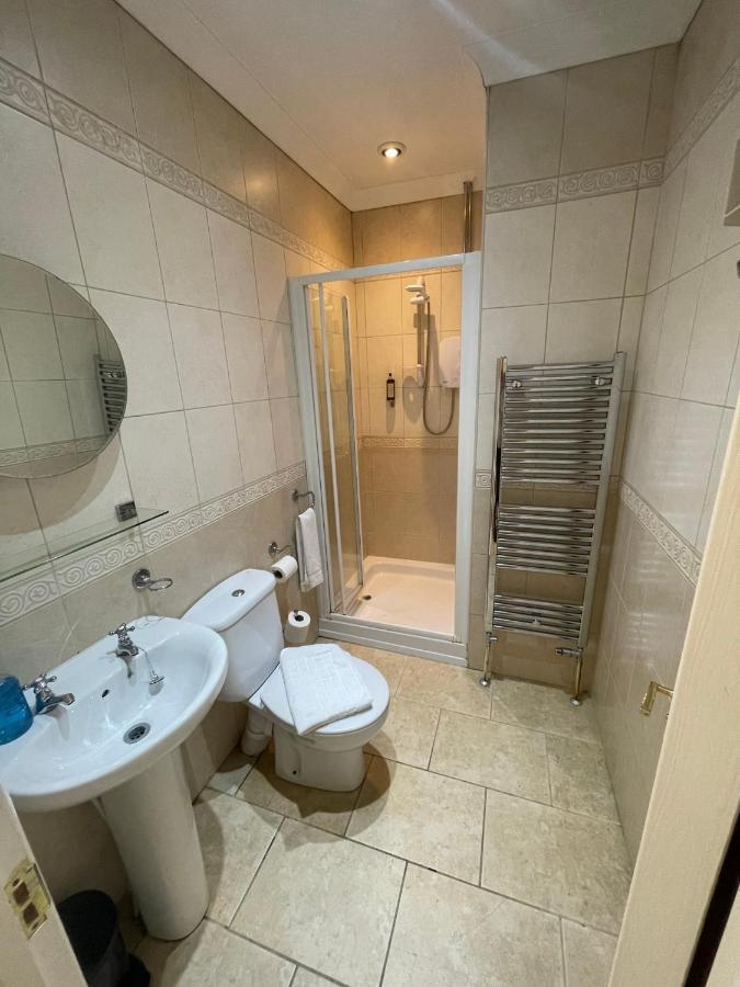 קרואולי Oakhurst Gatwick B&B מראה חיצוני תמונה