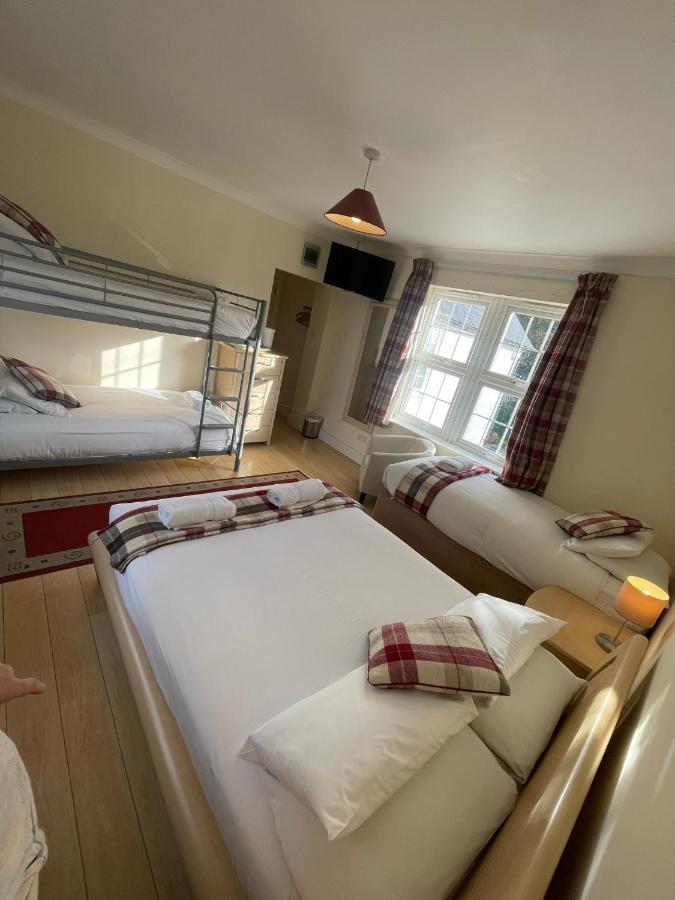 קרואולי Oakhurst Gatwick B&B מראה חיצוני תמונה