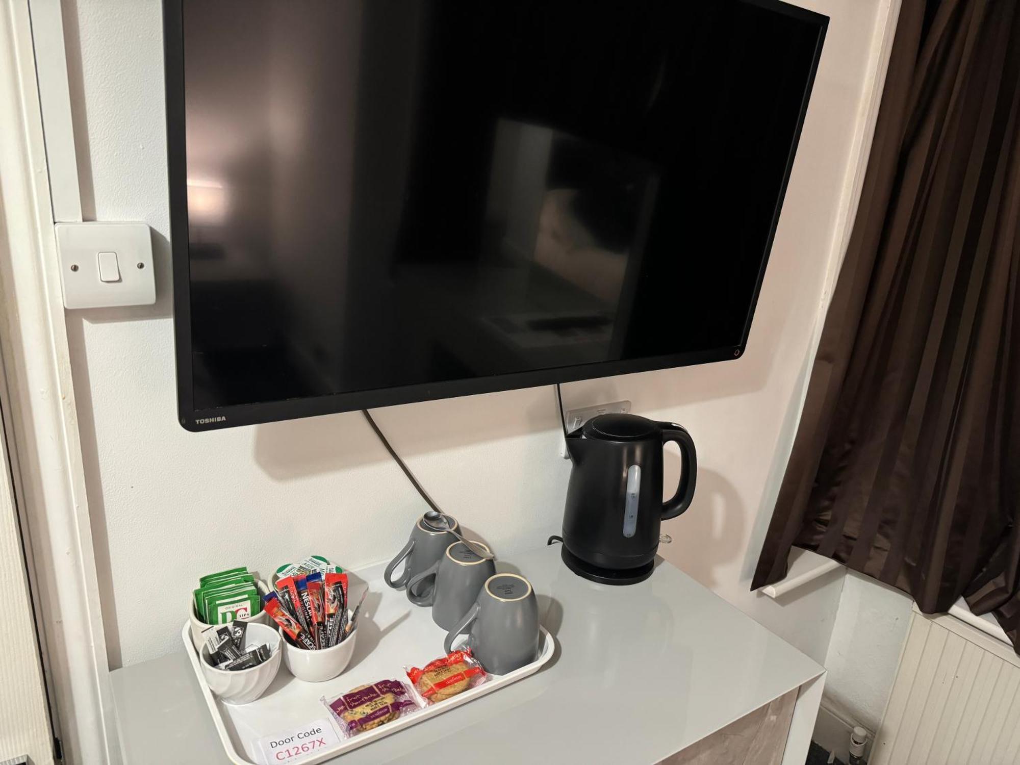 קרואולי Oakhurst Gatwick B&B מראה חיצוני תמונה