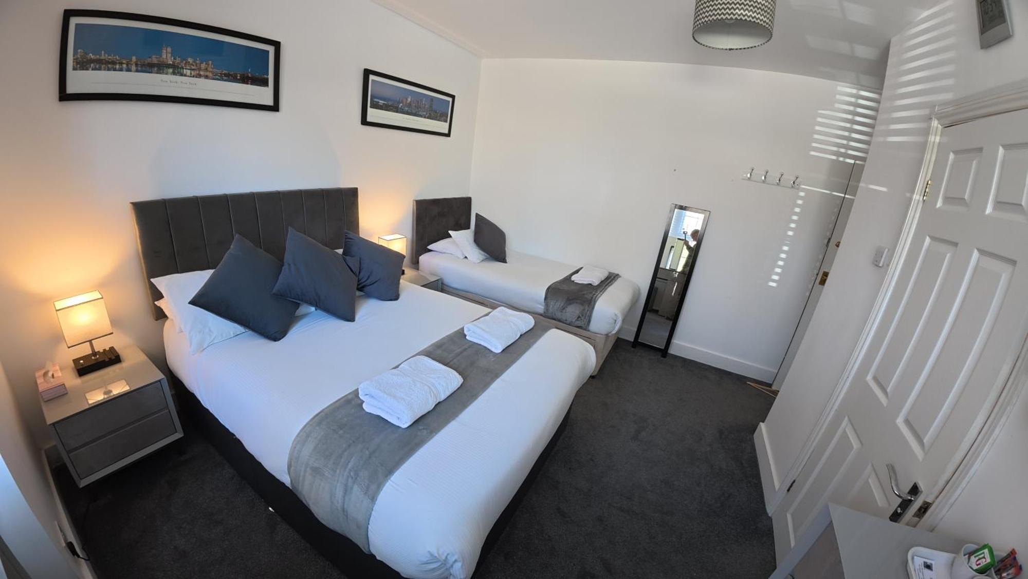 קרואולי Oakhurst Gatwick B&B מראה חיצוני תמונה