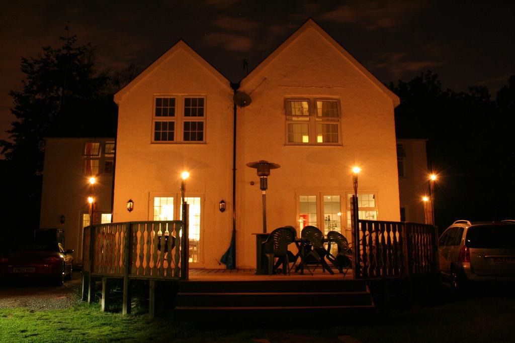 קרואולי Oakhurst Gatwick B&B מראה חיצוני תמונה